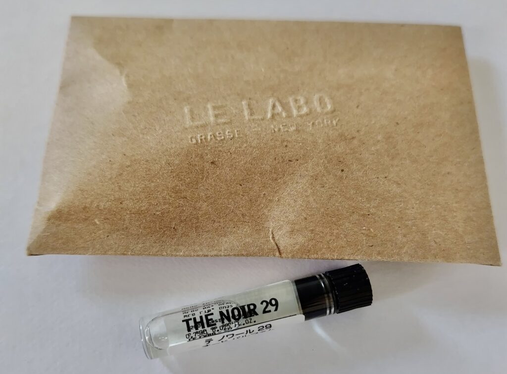 実際に試したルラボ「テノワール29」の香水ボトル写真